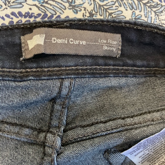 Blue Levi Jeans - Picture 3 of 6